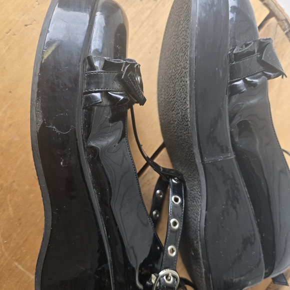 Glossy Black Platform Shoes - Picture 6 of 9